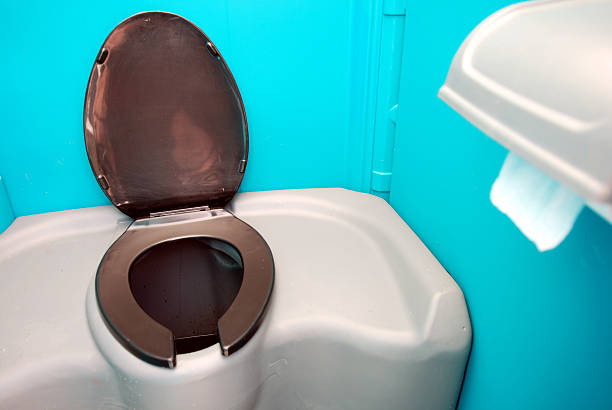 Portable Toilet Options We Offer in Harbor Bluffs, FL